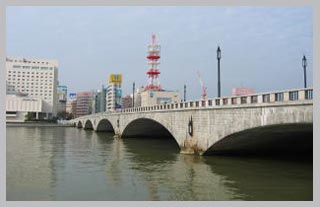 萬代橋
